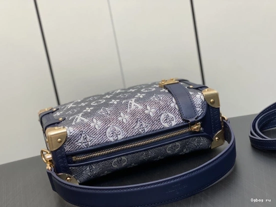 MM VUITTON LOUIS TRUNK SIDE 0710